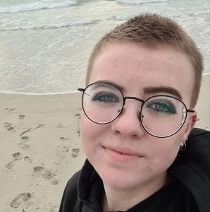 Meet your Posher, Dana